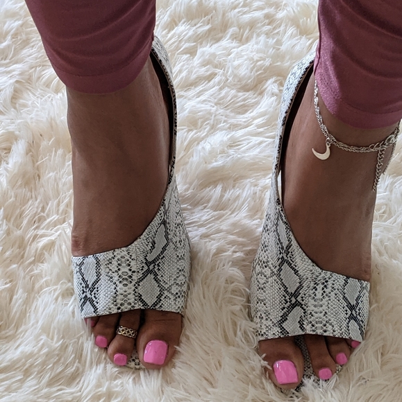 Snake skin heels - Picture 6 of 6